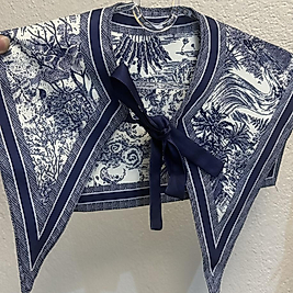Lacivert Yaka