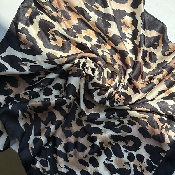 50 × 50 CM Fular